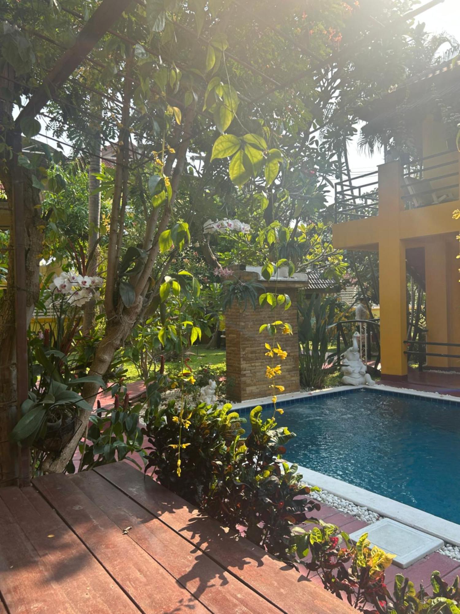 Hotel Olivier Boutique à Chiang Mai Extérieur photo